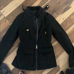 black zip up coat